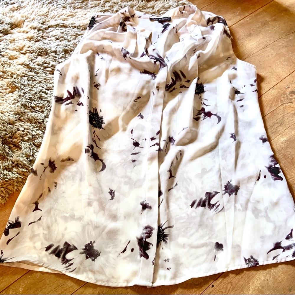 ✨Adorable Violet & Claire blouse✨